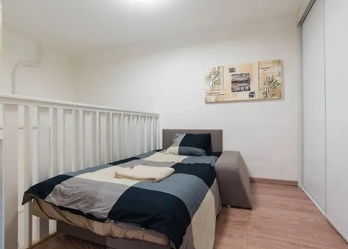 Feel Like Home In The City Center Up To 5 Guests